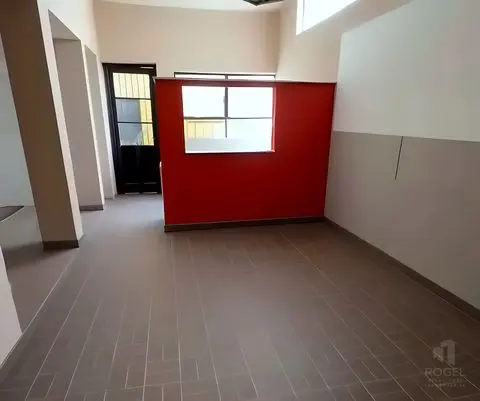 Ambiente con piso de cerámico