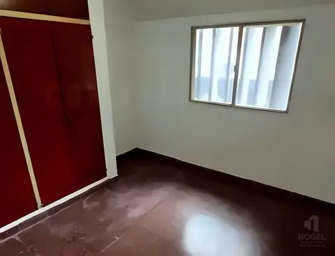 Dormitorio con placard