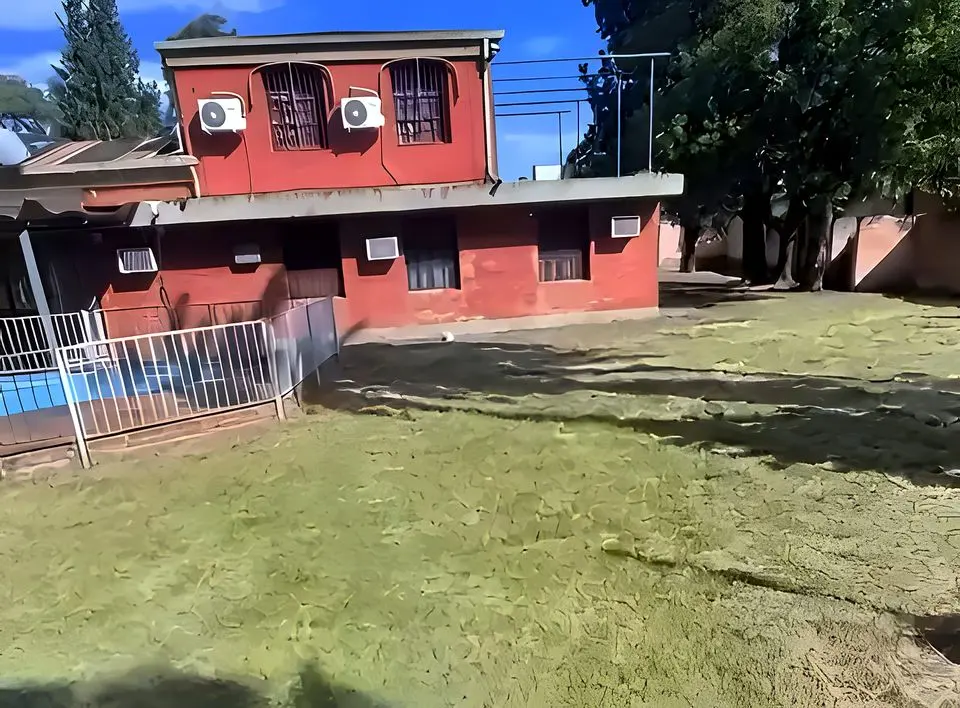 Casa existente en el terreno