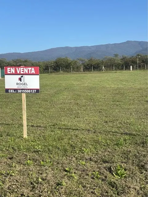 Lote con cartel de Rogel y vista a los cerros
